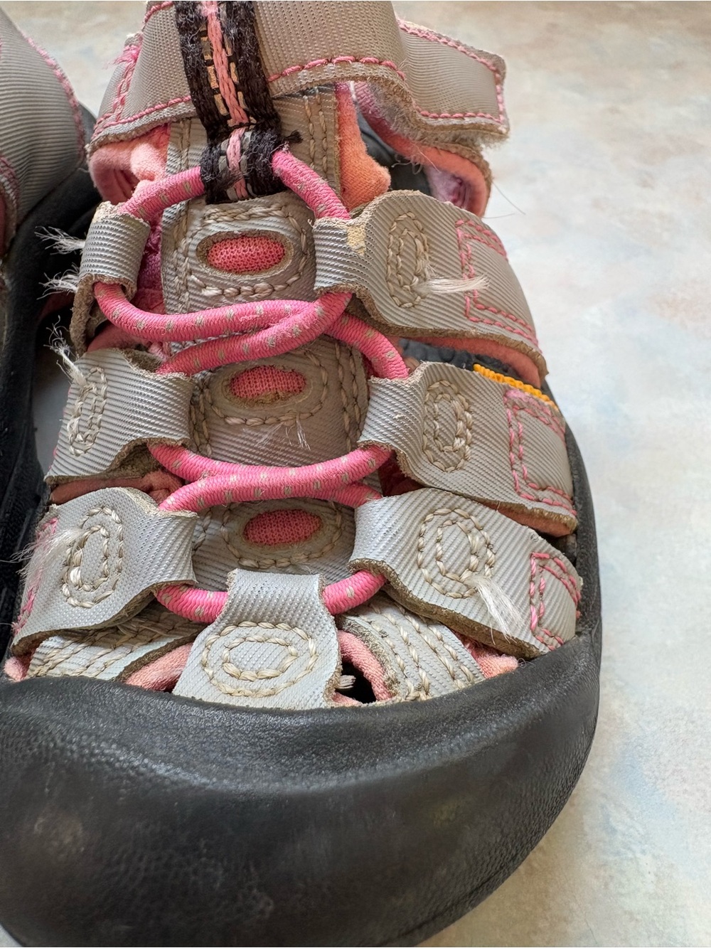Keen Kids Gray and Pink Closed-Toe Hiking Sandals - Picture 2 of 11